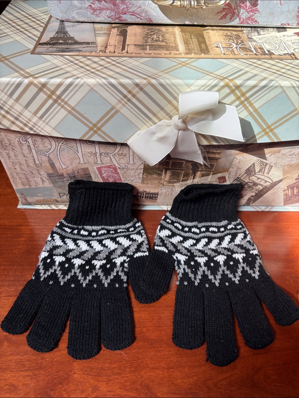 Black & White Knit CTM Men's Knit Winter Pattern Glove
